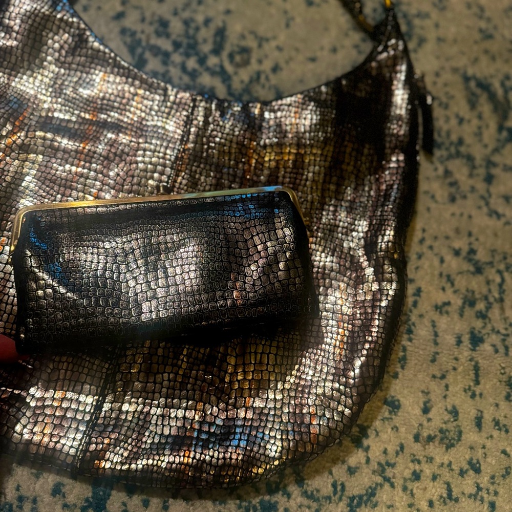 Anything more lovely than a set? Yes. If its #Hobo & Metallic❤️🔥✨🤎🩶 (promo) - Picture 4 of 7